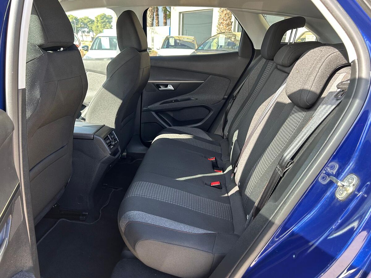 PEUGEOT 3008 ACTIVE 1.2 E-THP AUTO SPANISH LHD IN SPAIN 60000 MILES SUPERB 2020